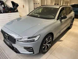 Vapour grey Gebraucht 2024 Volvo V60 Plus Kombi | 51.990 €