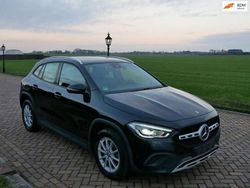 Schwarz Gebraucht 2021 Mercedes GLA180 Business SUV | 19.359 €