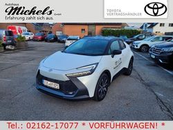Weiß Gebraucht 2023 Toyota C-HR Team SUV | 29.990 € (Fairer Preis)