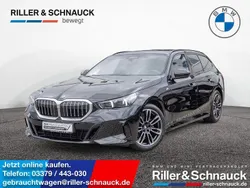 Saphirschwarz Gebraucht 2024 BMW 520 M Sport Kombi | 52.900 € (Superpreis)