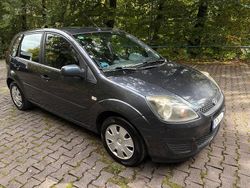 Grau Gebraucht 2007 Ford Fiesta Kleinwagen | 1.380 € (Fairer Preis)