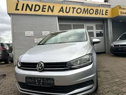 Grau Gebraucht 2016 VW Touran Trendline Van / Kleinbus | 12.950 € (Fairer Preis)