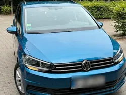 Blau Gebraucht 2016 VW Touran Comfortline Van / Kleinbus | 16.500 € (Guter Preis)