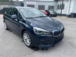 Blau Gebraucht 2018 BMW 225 Active Tourer Performance Van / Kleinbus | 13.990 € (Guter Preis)