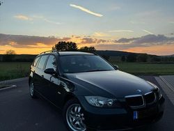 Grün Gebraucht 2007 BMW 318 Kombi | 4.299 €