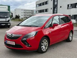 Rot Gebraucht 2017 Opel Zafira Tourer Active Van / Kleinbus | 6.390 € (Superpreis)