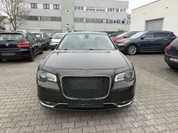 Grau Gebraucht 2017 Chrysler 300C Limited Limousine | 21.990 €