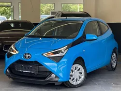 Blau Gebraucht 2019 Toyota Aygo X-play Kleinwagen | 11.490 € (Fairer Preis)