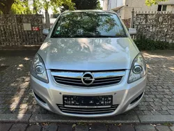 Silber Gebraucht 2012 Opel Zafira Family Van / Kleinbus | 3.499 € (Superpreis)