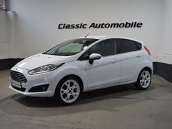 Weiß Gebraucht 2014 Ford Fiesta Cool & Sound Edition Kleinwagen | 7.300 € (Fairer Preis)