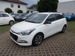 Weiß Gebraucht 2018 Hyundai i20 Passion Limousine | 8.899 € (Superpreis)
