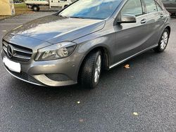 Grau Gebraucht 2015 Mercedes A180 Limousine | 14.700 € (Superpreis)