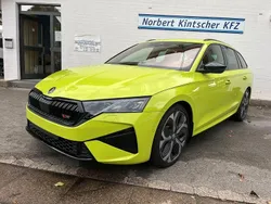 Grün Gebraucht 2025 Skoda Octavia RS Limousine | 38.900 € (Guter Preis)