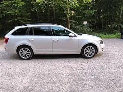 Weiß Gebraucht 2013 Skoda Octavia Style Kombi | 8.200 € (Guter Preis)
