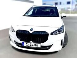 Weiß Gebraucht 2022 BMW 223 Active Tourer Luxury Line Van / Kleinbus | 33.000 € (Fairer Preis)
