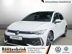 Pure white /dach schwarz uni Gebraucht 2024 VW Golf VIII GTE Limousine | 46.790 € (Fairer Preis)