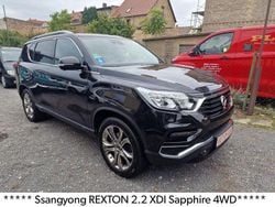 Schwarz Gebraucht 2018 Ssangyong (KGM) Rexton Sapphire SUV | 12.990 €