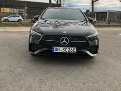 Schwarz Gebraucht 2024 Mercedes A250 AMG line Limousine | 39.590 €