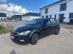 Blau Gebraucht 2010 Kia Ceed Spirit Limousine | 2.999 € (Guter Preis)