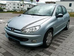 Blau Gebraucht 2006 Peugeot 206 Kleinwagen | 700 € (Guter Preis)