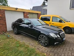 Schwarz Gebraucht 2009 Mercedes E350 Avantgarde Limousine | 14.900 € (Etwas zu teuer)