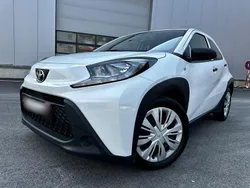 Weiß Gebraucht 2022 Toyota Aygo Kleinwagen | 10.901 € (Superpreis)