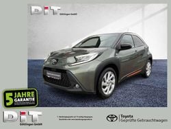 Cardamon green (6w4)/ black mi Gebraucht 2022 Toyota Aygo Pulse Kleinwagen | 14.990 € (Fairer Preis)