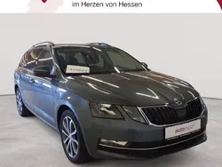 Quarzgrau metallic Gebraucht 2019 Skoda Octavia Style Kombi | 16.490 € (Teuer)
