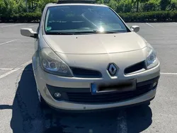 Gold Gebraucht 2007 Renault Clio II Dynamique Limousine | 2.449 € (Fairer Preis)