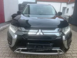 Schwarz Gebraucht 2020 Mitsubishi Outlander P-HEV SUV | 19.999 € (Guter Preis)