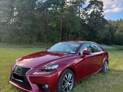 Rot Gebraucht 2013 Lexus IS300h Luxury Line Limousine | 22.500 €