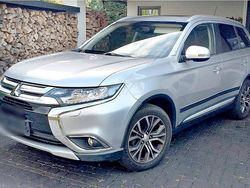 Silber Gebraucht 2016 Mitsubishi Outlander SUV | 8.900 €