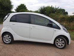 Weiß Gebraucht 2014 Citroën C-zero Kleinwagen | 5.800 € (Fairer Preis)