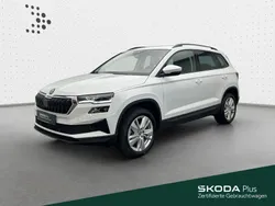 Moonweiss metallic Gebraucht 2024 Skoda Karoq Selection SUV | 29.930 € (Guter Preis)