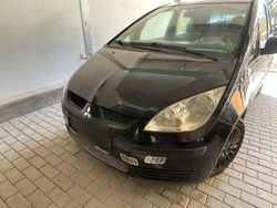 Schwarz Gebraucht 2004 Mitsubishi Colt Kleinwagen | 650 €