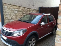 Rot Gebraucht 2012 Dacia Sandero Stepway Kleinwagen | 4.000 € (Fairer Preis)