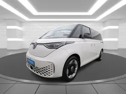 Candyweiß (white), solid Gebraucht 2024 VW ID. Buzz Pro Van | 71.700 €