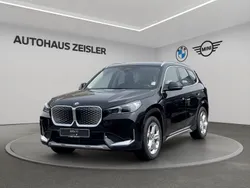 Saphirschwarz Neu 2025 BMW iX1 xLine SUV | 41.500 € (Superpreis)