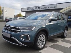 Blau petroleum blue metallic (metallic) Gebraucht 2023 VW T-Roc Style SUV | 22.780 € (Guter Preis)