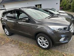 Grau Gebraucht 2017 Ford Kuga Titanium SUV | 15.000 € (Guter Preis)