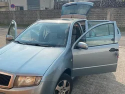 Blau Gebraucht 2004 Skoda Fabia Kleinwagen | 1.000 € (Fairer Preis)