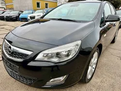 Schwarz Gebraucht 2011 Opel Astra Design Edition Limousine | 6.999 € (Fairer Preis)