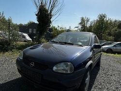 Blau Gebraucht 2000 Opel Corsa Kleinwagen | 700 € (Guter Preis)