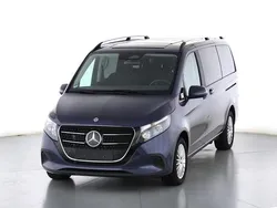 Sodalithblau met. Gebraucht 2024 Mercedes V220 Van / Kleinbus | 56.460 € (Teuer)