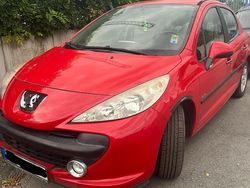 Rot Gebraucht 2009 Peugeot 207 Limousine | 1.600 € (Guter Preis)