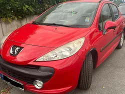 Rot Gebraucht 2009 Peugeot 207 Limousine | 1.600 € (Guter Preis)