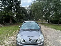 Grau Gebraucht 2008 Renault Modus Van / Kleinbus | 3.000 €