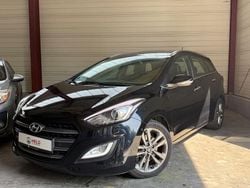 Schwarz Gebraucht 2016 Hyundai i30 Premium Kombi | 9.999 € (Fairer Preis)