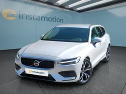 Weiß Gebraucht 2024 Volvo V60 Core Kombi | 34.549 € (Superpreis)