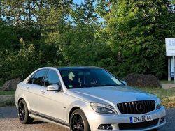 Silber Gebraucht 2009 Mercedes C200 Avantgarde Limousine | 3.900 €